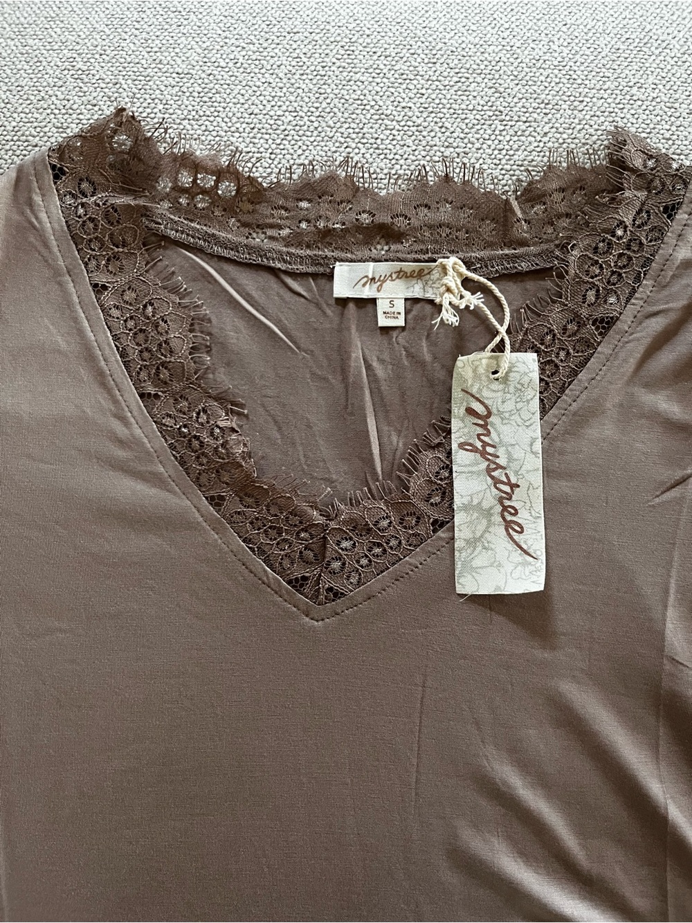 Women’s Blouse Top Tee Size Small Lace V Neck Long Sleeves Blush Stretchy New - Picture 2 of 9